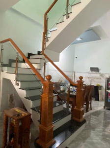 Mẫu cầu thang kính 003