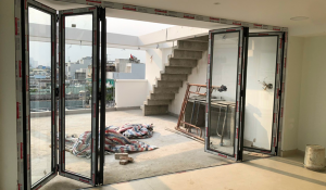 Vách Ngăn Nhôm Kính 04 Cánh – Giải Pháp Tối Ưu Cho Không Gian Hiện Đại